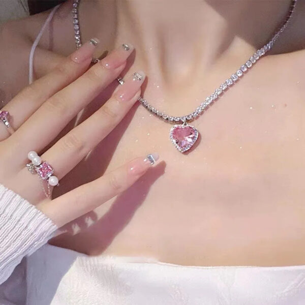 Pink Heart Pendant Necklace for Women Lovers Rhinestione Clavicle Chain Chocker Female Cute Crystal Moonstone Jewlery Gi